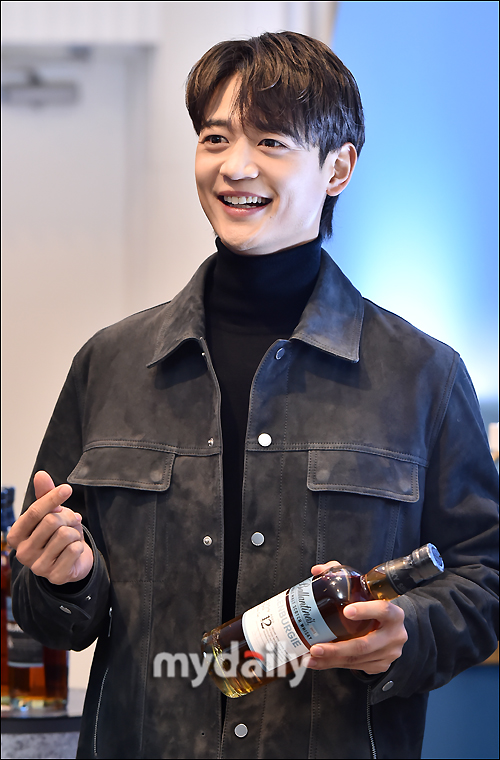 샤이니 민호, 빠져드는 미니하트, 반하는 함박미소 [MD포토]