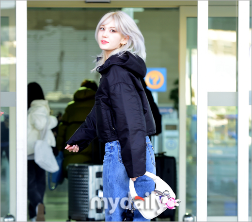 [MD포토] 전소미 돌아보는 아름다운 시선