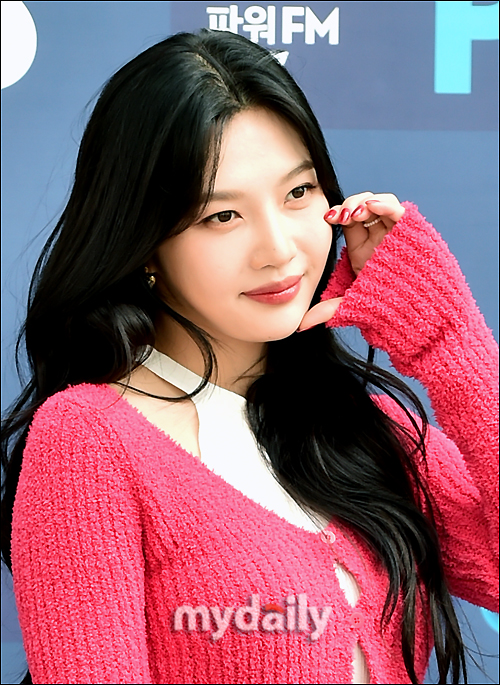 레드벨벳 조이, 입술도 네일도 옷도 모두 다 레드 [MD포토]