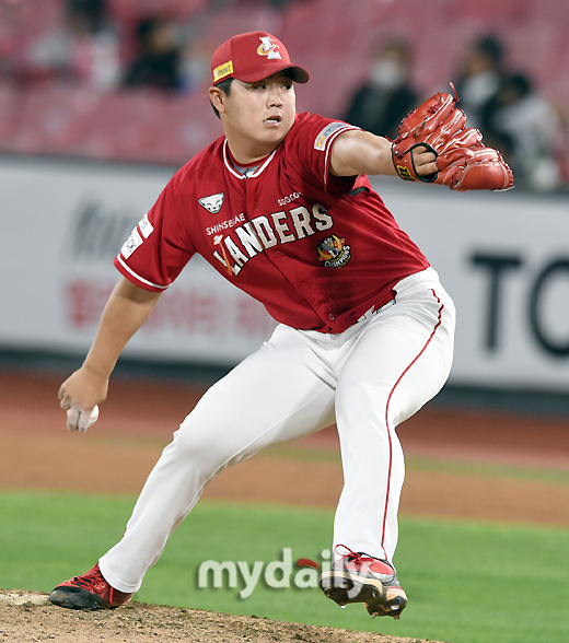 [MD포토] 이로운 SSG 마운드 미래