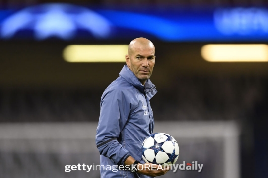 'UCL 3연패' 감독→어느새 무직 '2년' 넘어간다...PSG 제안도 거부