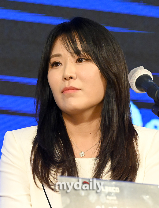 [MD포토] 이예랑 대표 장현석 계약을 이끈 에이전트