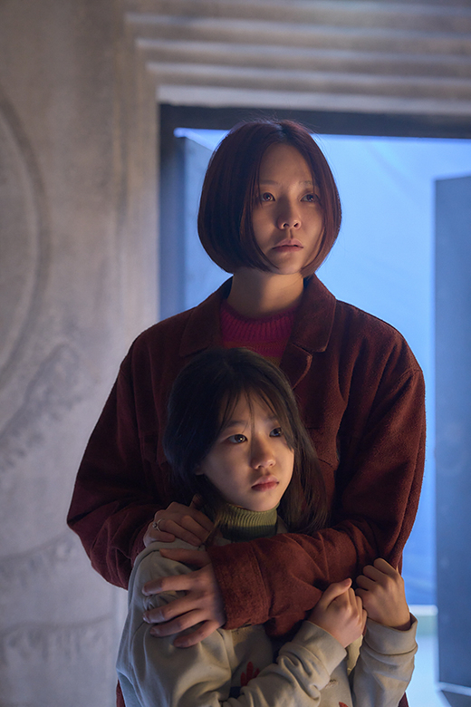 천박사 퇴마 연구소 이솜X박소이, 현실 자매 케미