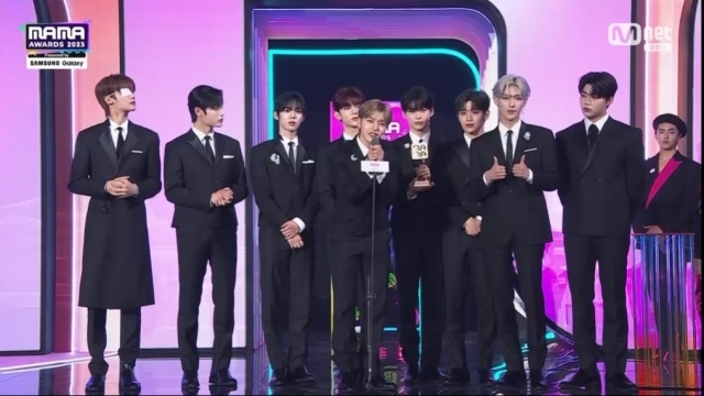 제로베이스원, 팬스 초이스 수상 ♥제로즈의 선물에 보답할 것 [2023 마마 어워즈]