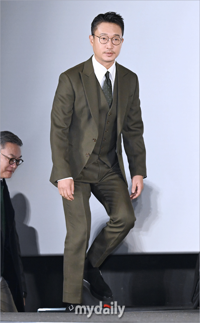 [MD포토] 조우진 슈트 입은 신선