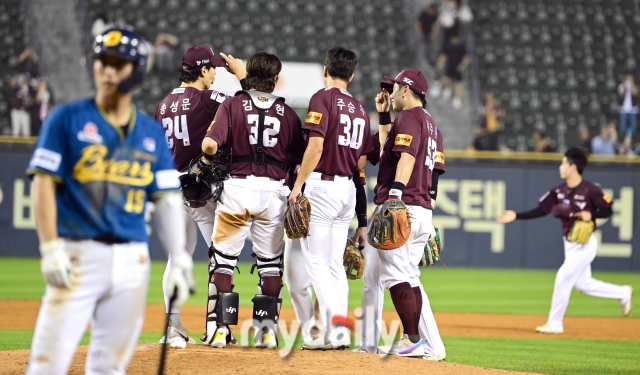 [MD포토] 키움 '두산 상대로 연장 10회 6-4 승리'