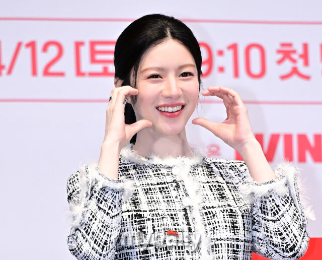 [MD포토] 고윤정 화사한 치아 미소