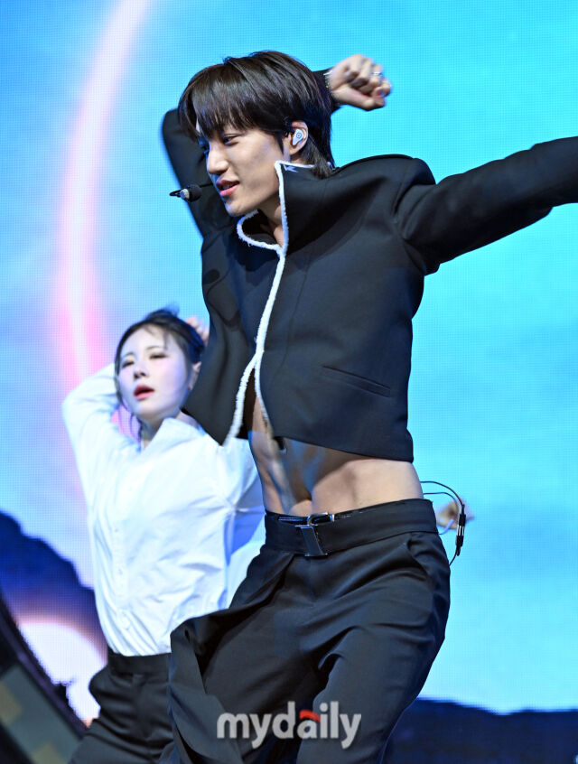 [MD포토] 엑소 카이 성난 복근
