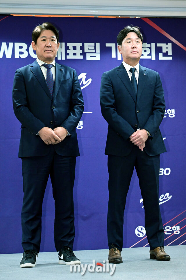 [MD포토] 류지현, 조계현 '2026 WBC 최종 명단 발표합니다'