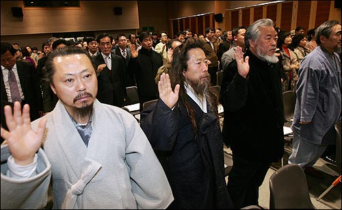 [경기] “도자에 혼 불어넣으면 국민 사랑 꽃피운다 ”