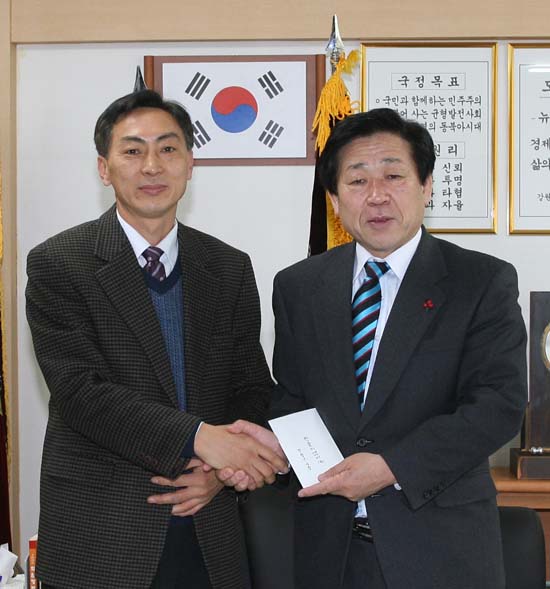 한솔이엠이(주) 동해시민장학회 장학금 기탁