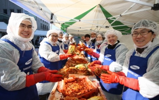 [포토]삼성물산, 김장 1800포기 이웃에 전달
