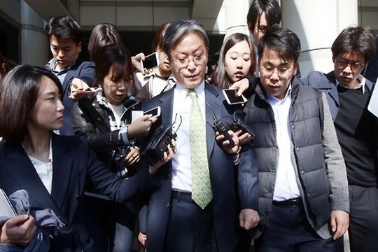 롯데-효성 가족 분쟁 닮은 꼴...그 중심에 선 인물은?