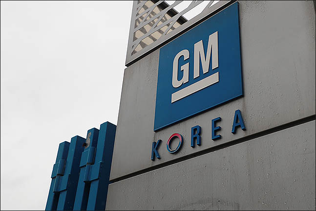 정부 한국지엠 조속한 경영정상화에 힘 모아야…GM과 협의