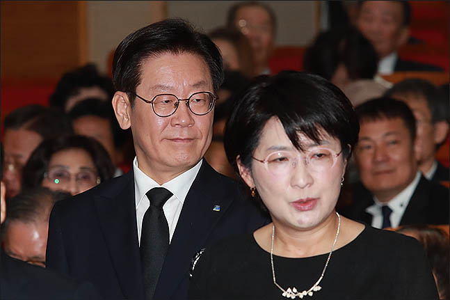 <포토>고 김대중 대통령 추도식 참석하는 이재명