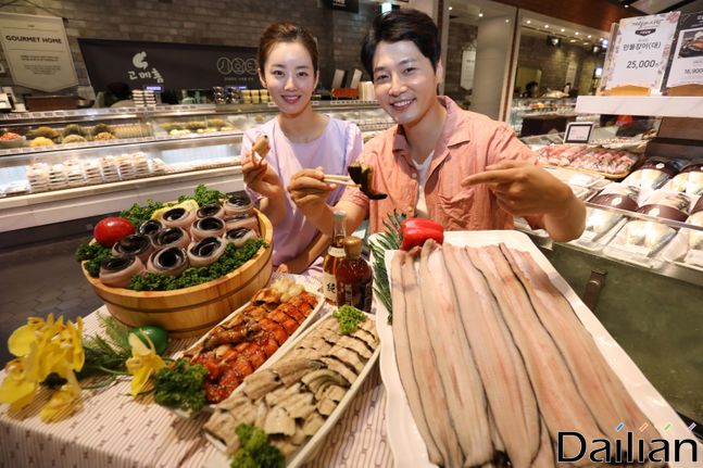 <포토> 신세계백화점 스태미나 대표 식품 장어, 산지 직송으로 만나요