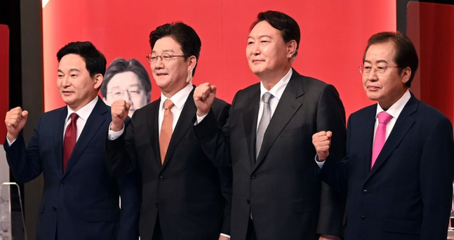 ‘정법 논란’ 아닌, ‘정책 검증’을 보고 싶다 [김희정의 혜윰]