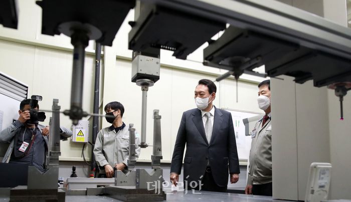 창원국가산업단지 방문한 윤석열 당선인