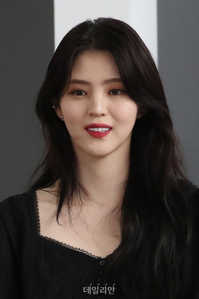 한소희, 경성크리처 촬영 중 안면 부상…치료 후 휴식 중