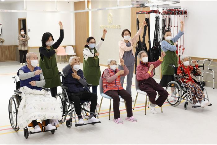 비봉 골든케어 재활 요양원, 입소 어르신들을 위한 음악 및 재활치료 진행