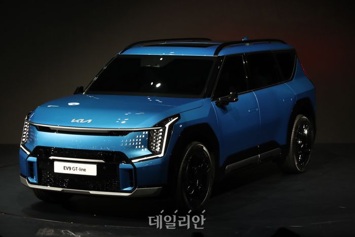 기아, 첫 대형 전기 SUV EV9 실차 세계 최초 공개