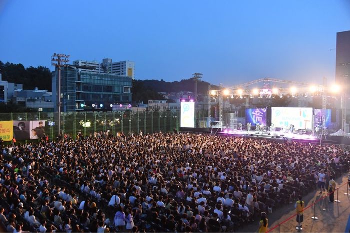 [포토] 성남시, 12일 한 여름밤 무더위 씻는 ‘2023 피크닉콘서트’