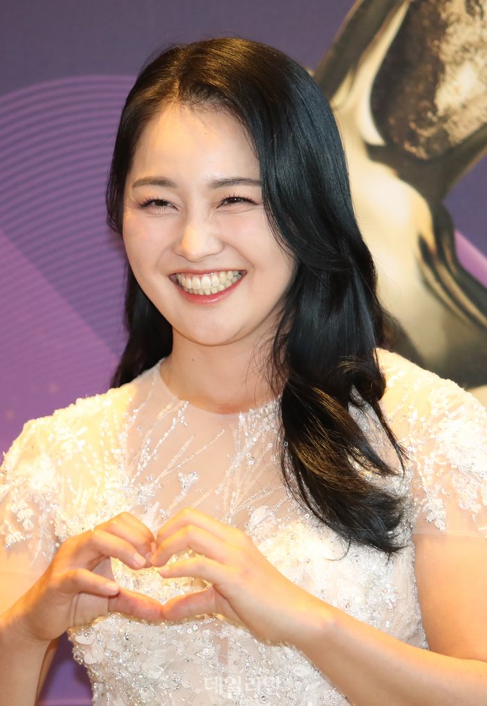 서연정, 시원시원한 미소