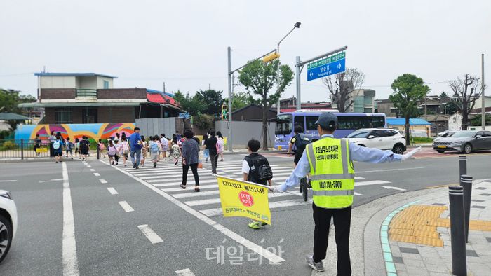 일자리가 행복의 열쇠…노인인력개발원이 여는 ‘100세 시대’  [D:로그인]