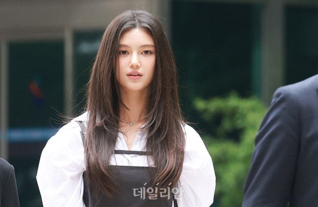 어도어, ‘계약해지’ 다니엘에 법적 책임 묻는다…오늘 위약벌 소장 접수