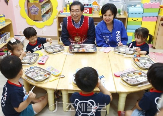 [포토]어린이집 방문한 박원순 새정치민주연합 서울시장 후보