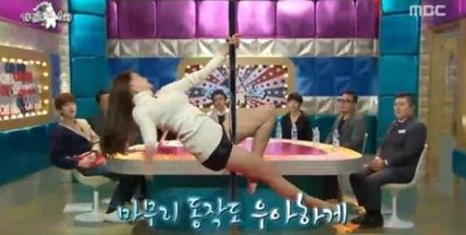라디오스타 이엘, 아찔한 폴 댄스로 시선집중…조세호도 도전
