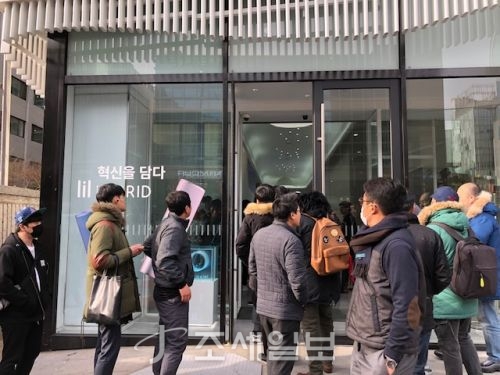  KT&G, ‘릴 하이브리드’판매 개시…릴 미니멀리움’인파로 북적