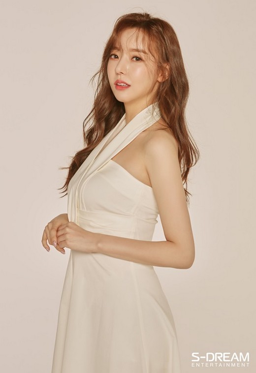 댤샤벳 출신 세리, 에스드림이엔티와 전속계약…김미려 등과 한솥밥