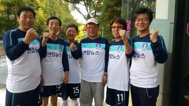 여기자부터 고참까지 녹색 그라운드를 달리다