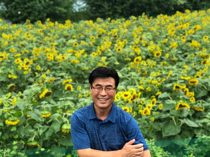 600평 손수 심은 해바라기… 새 직업은 ‘푸드 큐레이터’