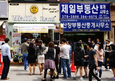 경기불황에 저가 커피 와플전문점 ‘불티’