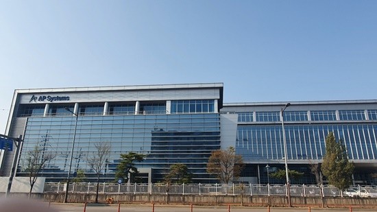 [소부장 유망기업탐방] AP시스템, 디스플레이에 반도체 얹는다