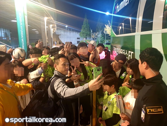 [채태근의 축구이상] 프로축구, 팬들과의 ‘연장전’