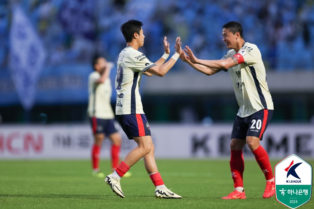 [K리그1 20R] ‘최기윤 2경기 연속골’ 김천 3연승 행진, 대구와 홈 경기 2-0 완승… 선두 복귀