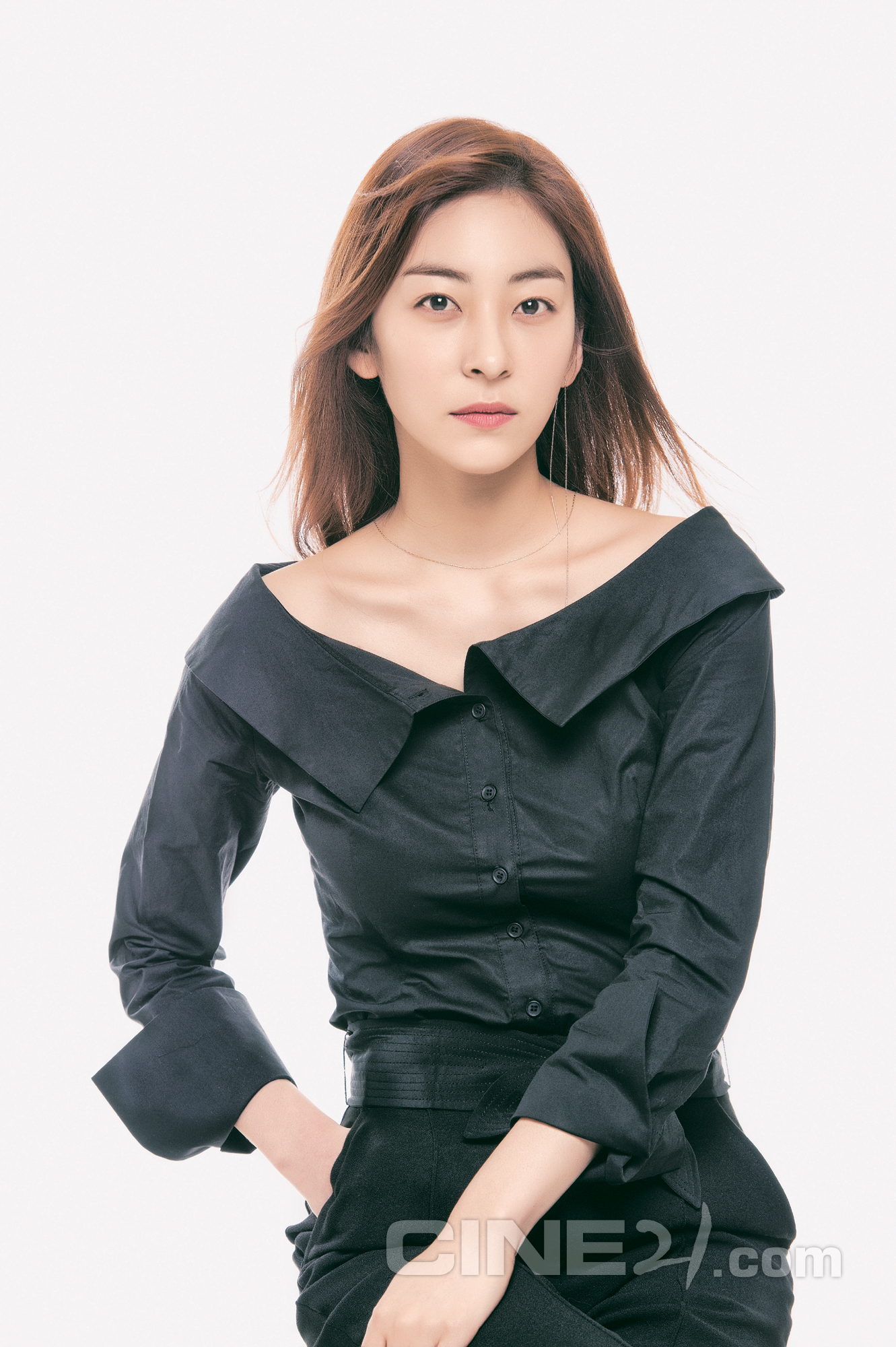 [who are you] 관객 전체를 속일 수 있기를 원했다 - <원라인> 왕지원