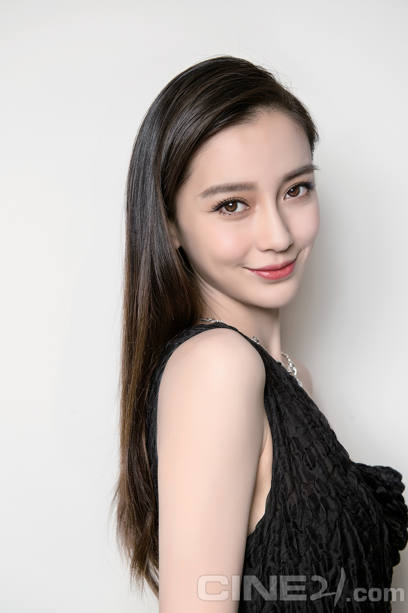 [제24회 부산국제영화제에서 만난 사람들⑪] 아시아 콘텐츠 어워즈 시상자 안젤라 베이비 - 아시아의 매력을 알릴 좋은 기회다