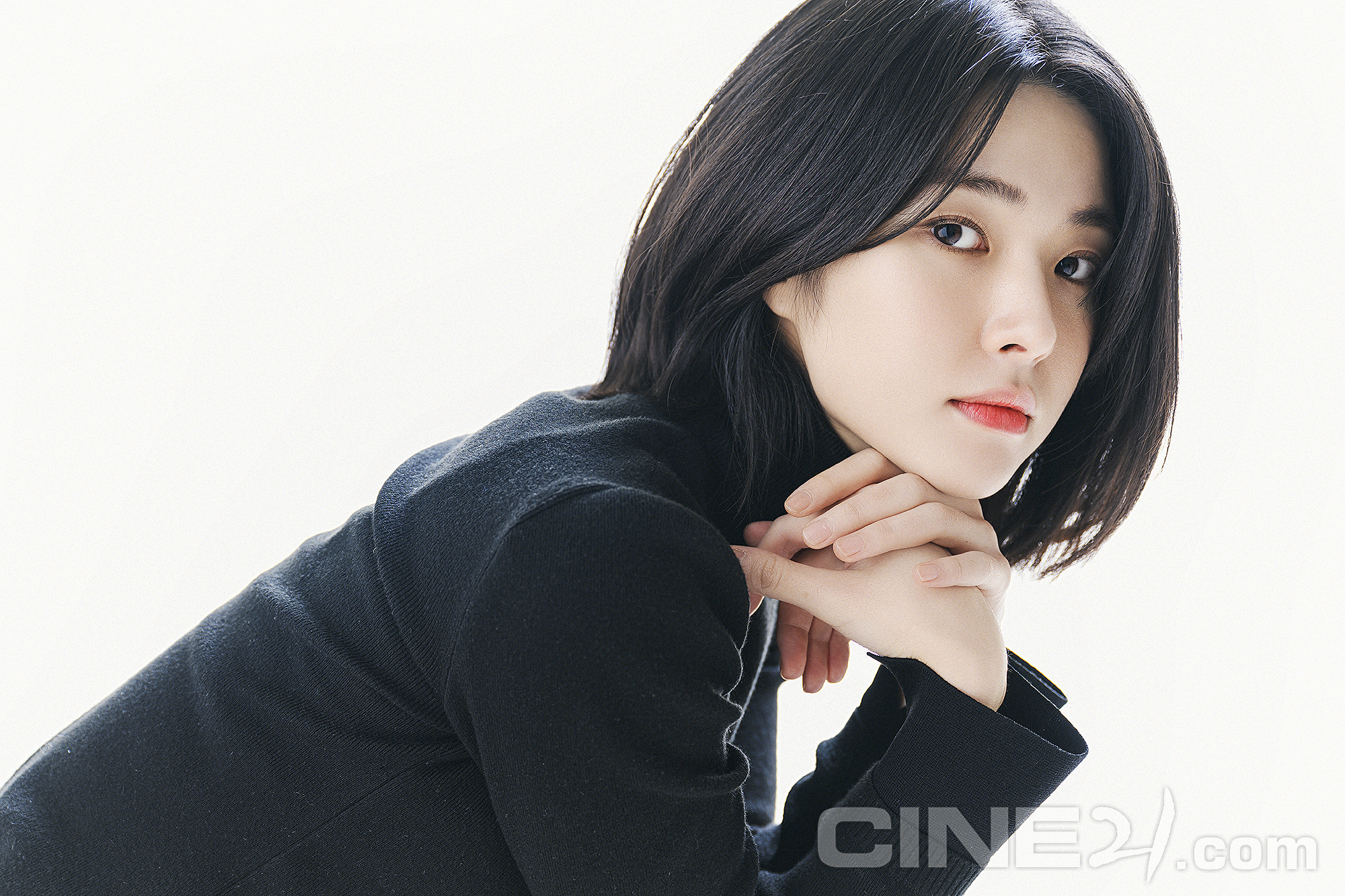 [인터뷰] 나의 세계를 밀고 나갈 때, ‘이두나!’ 하영
