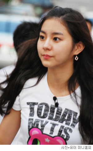 ‘꿀벅지’ 유이, 23일 아버지 구단서 시구