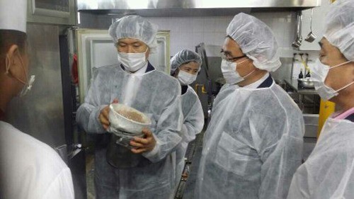 불량 위생식품 꼼짝마 김인규 경인식약청장, 식품사고 감시활동 벌여