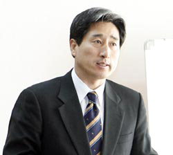 몸값 안맞을땐 FA 약속 박단장…제8구단 연봉협상 진통