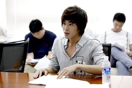유노윤호 팬들, 촬영장 방문 응원
