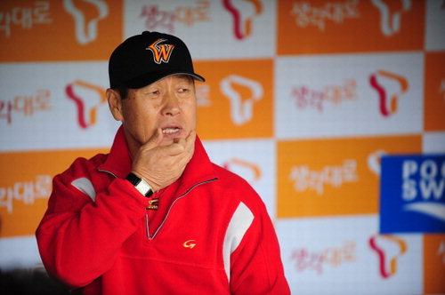 두산? 삼성? 조심스러워진 김성근 감독