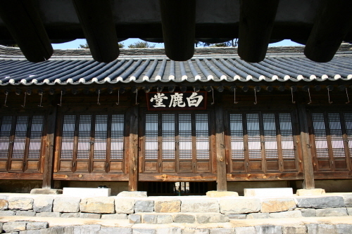 300년 사랑채서 하룻밤, 시간도 잠들다···논산 명재고택