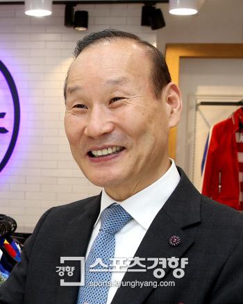 형지 최병오 회장, “시내면세점 특허최득 실패 아쉬워…재도전 하겠다”