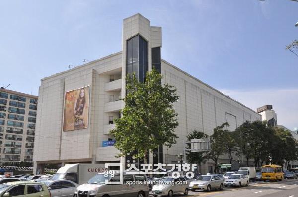 뉴코아 강남점 화재, 700여 명 대피…인명피해는 없어